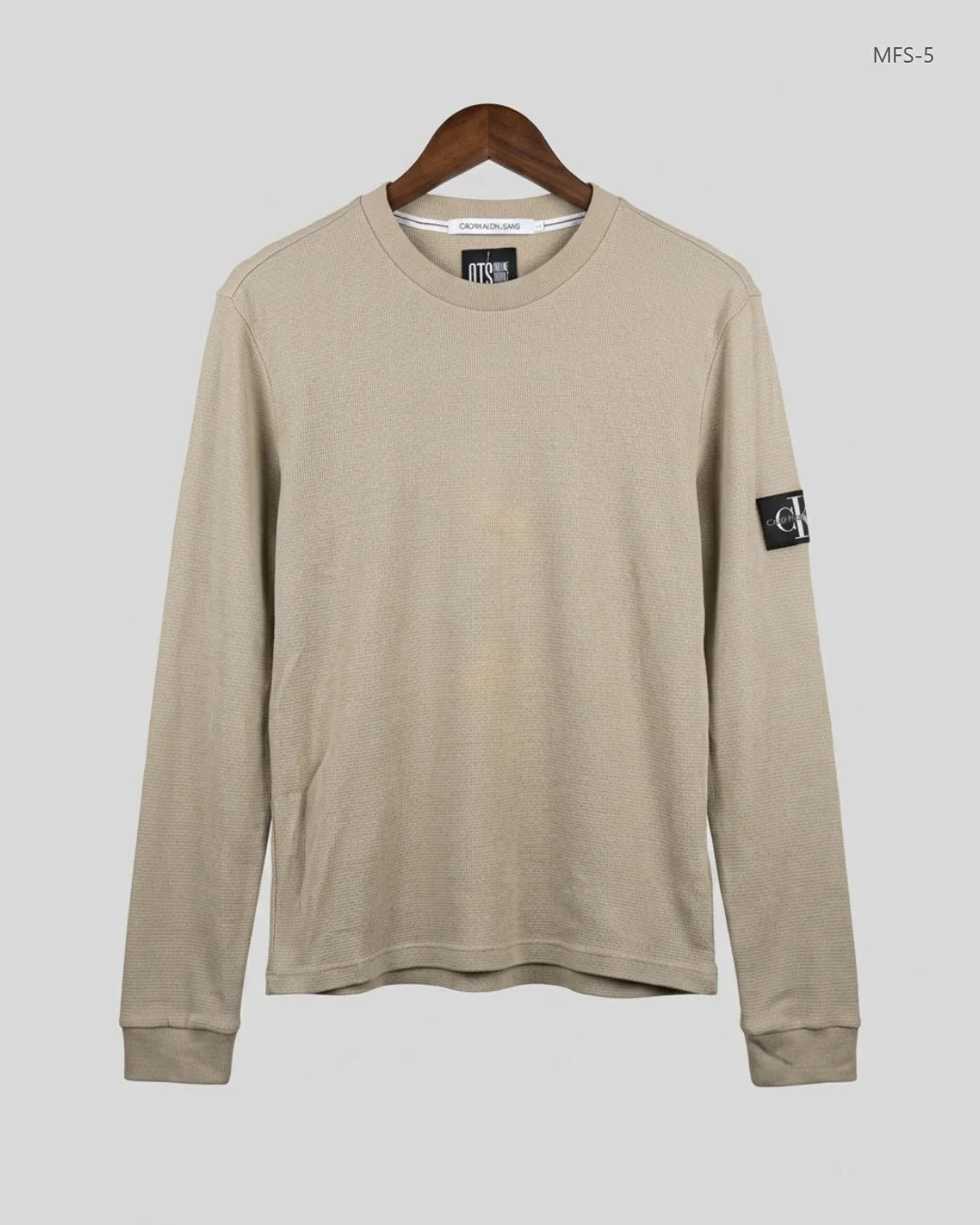 Preloved Excellent Men's Full Sleeves T-Shirt by CALVIN KLEIN, Beige cotton for Men - OTS Thrift Shop Peshawar Pakistan