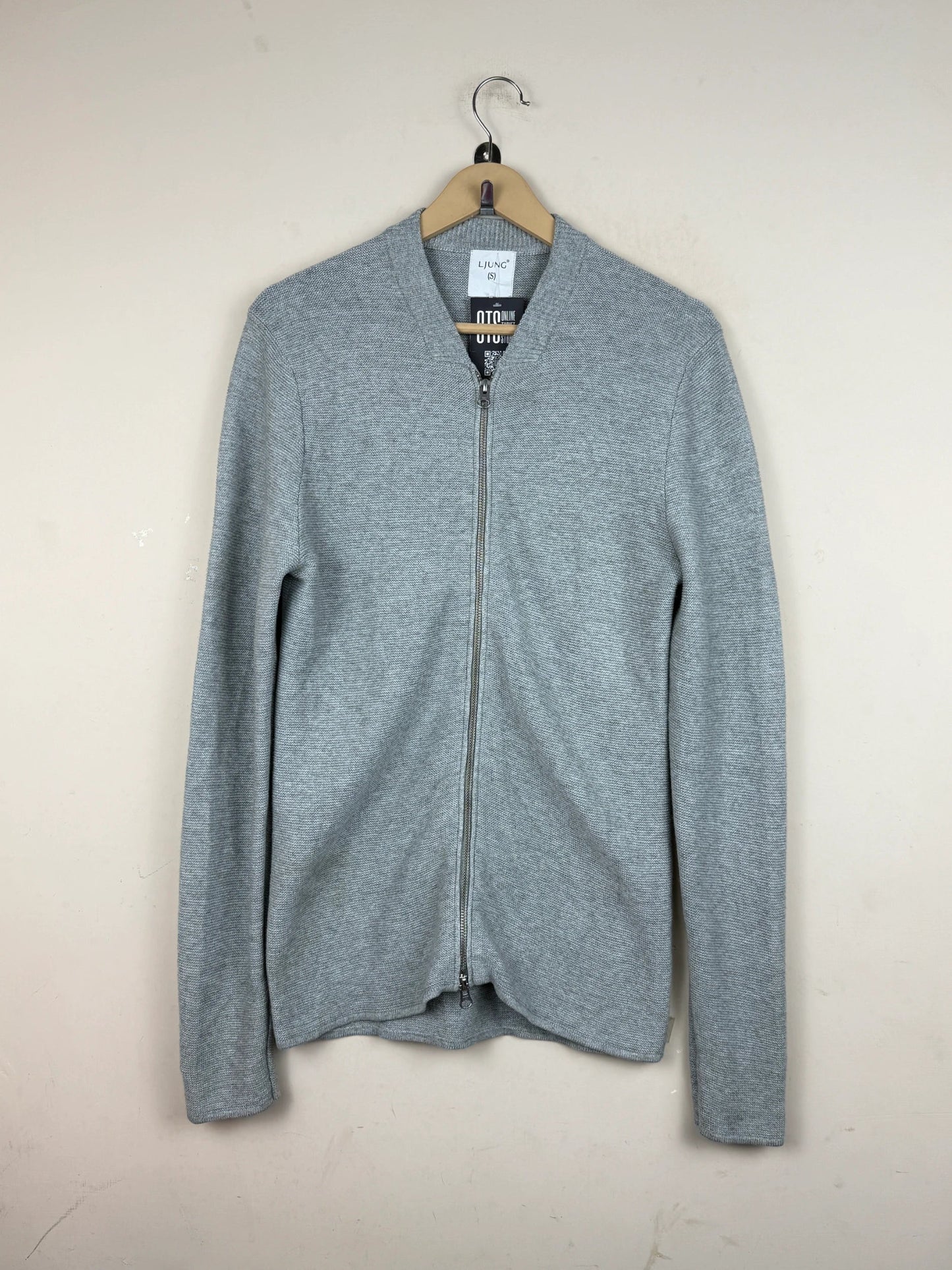 Preloved Premium Men's Jumpers & Sweaters by Ljng, Grey Cotton for Men - OTS Thrift Shop Islamabad Pakistan