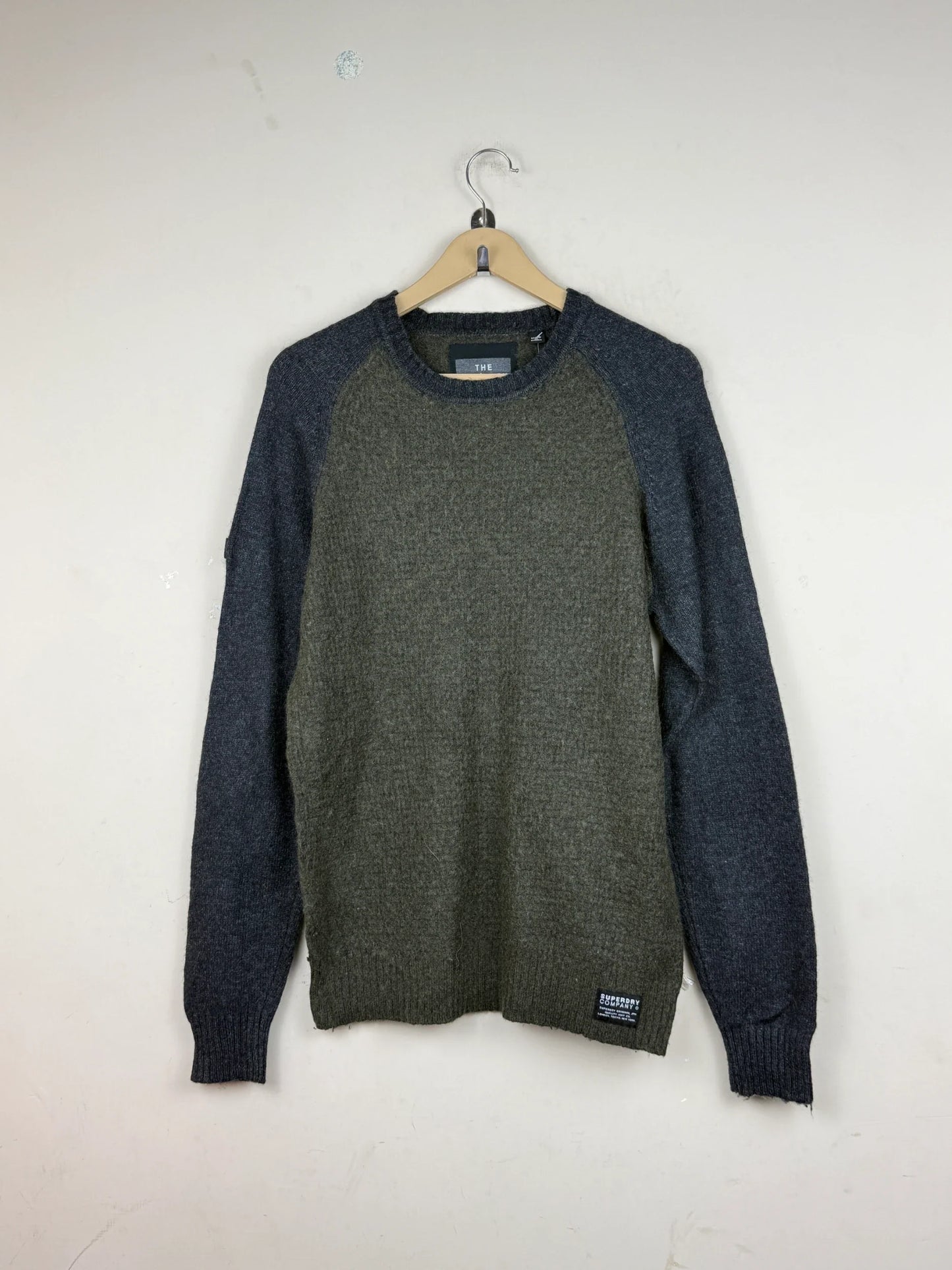 Secondhand Branded Men's Jumpers & Sweaters by Superdry, Gray Wool fabric, Excellent condition, for Men - Online Thrift Shop Islamabad Pakistan