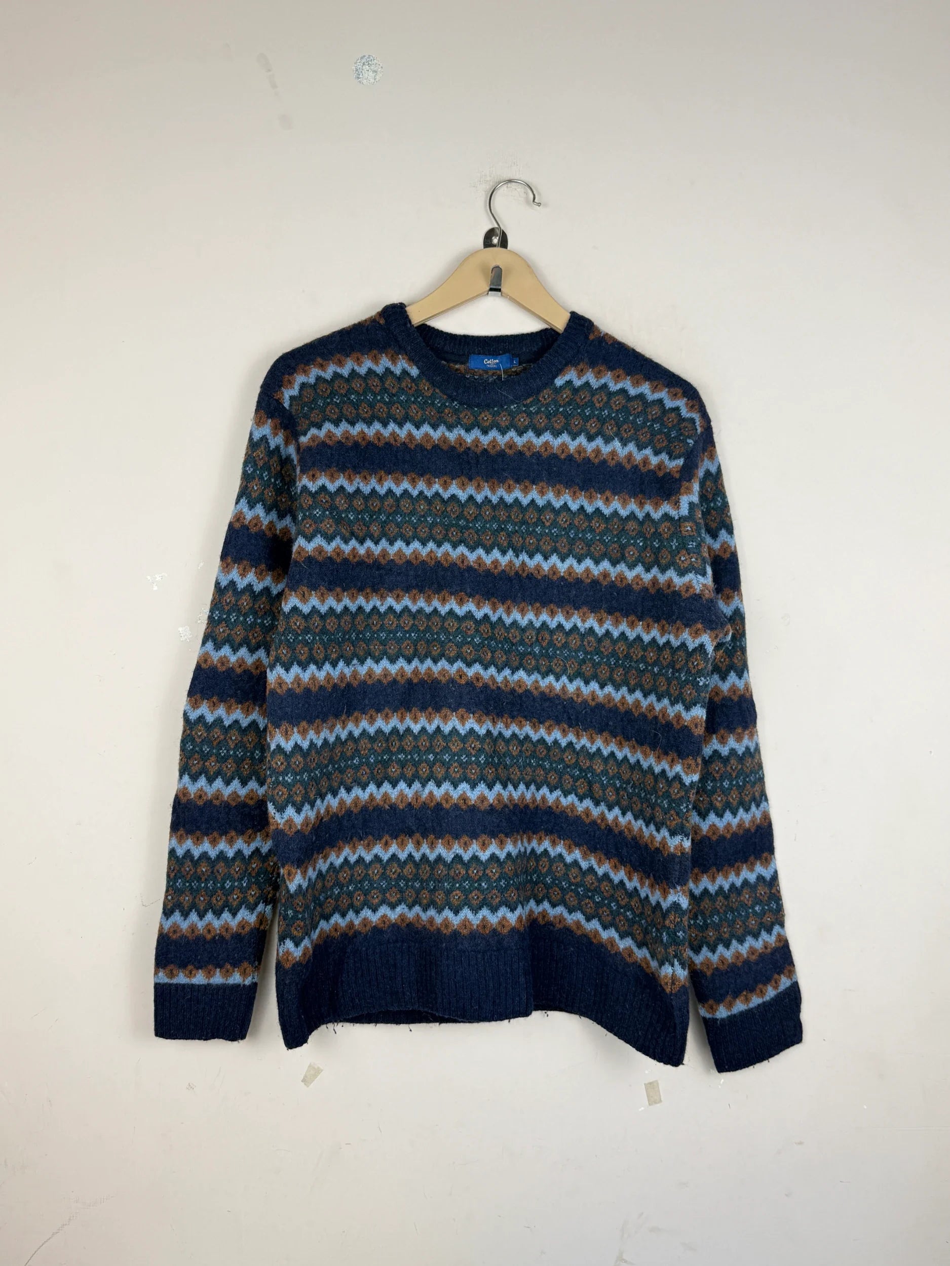 Preloved Excellent Men's Jumpers & Sweaters by CottonTrade, Multi Lamps Wool for Men - OTS Thrift Shop Lahore Pakistan