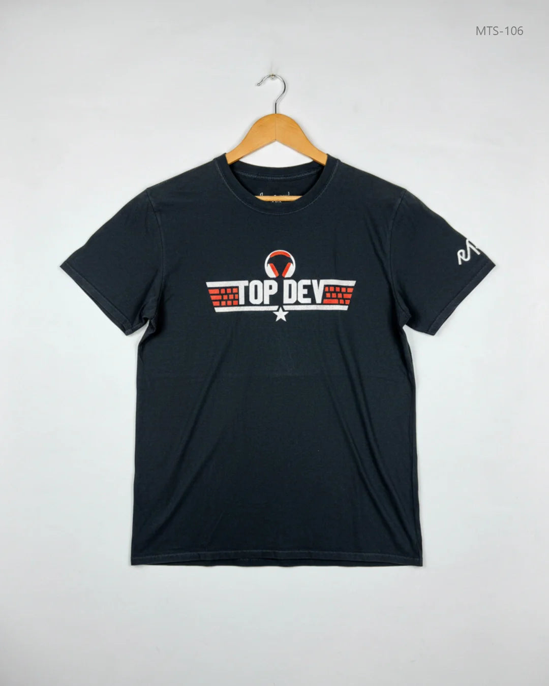 Preloved Excellent Mens Tshirts by GILDAN, Black Cotton for Men - OTS Thrift Shop Karachi Pakistan