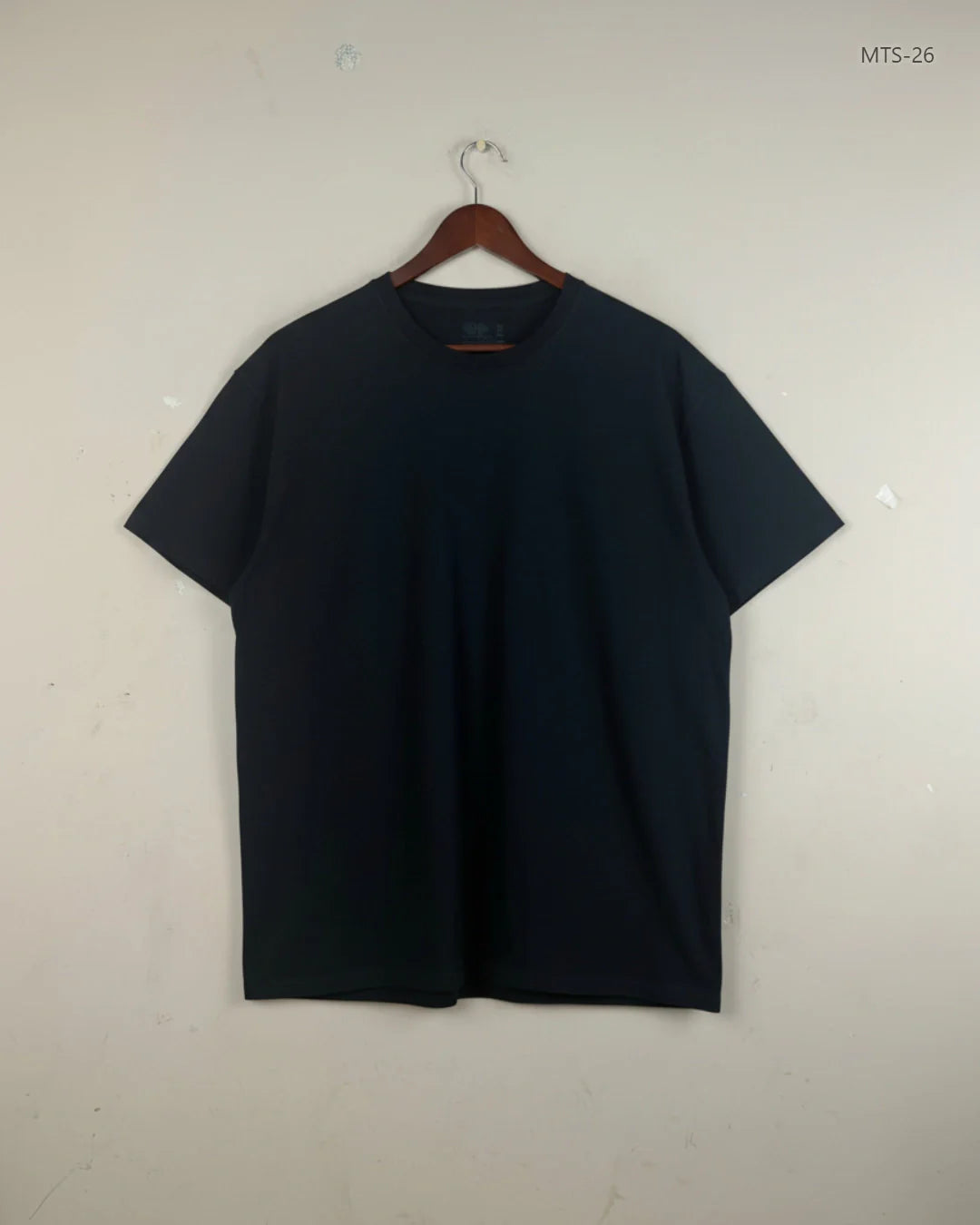 Secondhand Branded Mens Tshirts by Fruit of the Loom, Black Cotton fabric, Premium condition, for Men's - Online Thrift Shop Karachi Pakistan