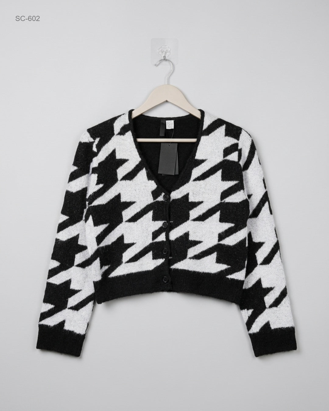H&M Black & White Button-Up Cropped Cardigan buy preloved clothing online Pakistan