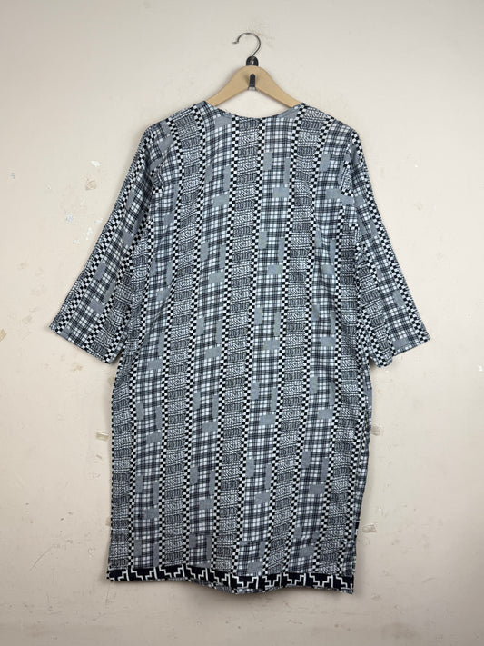 Buy Premium Summer Kurti in Black & White Lawn by CUT LABEL for Womens | OTS Thrift Store Pakistan