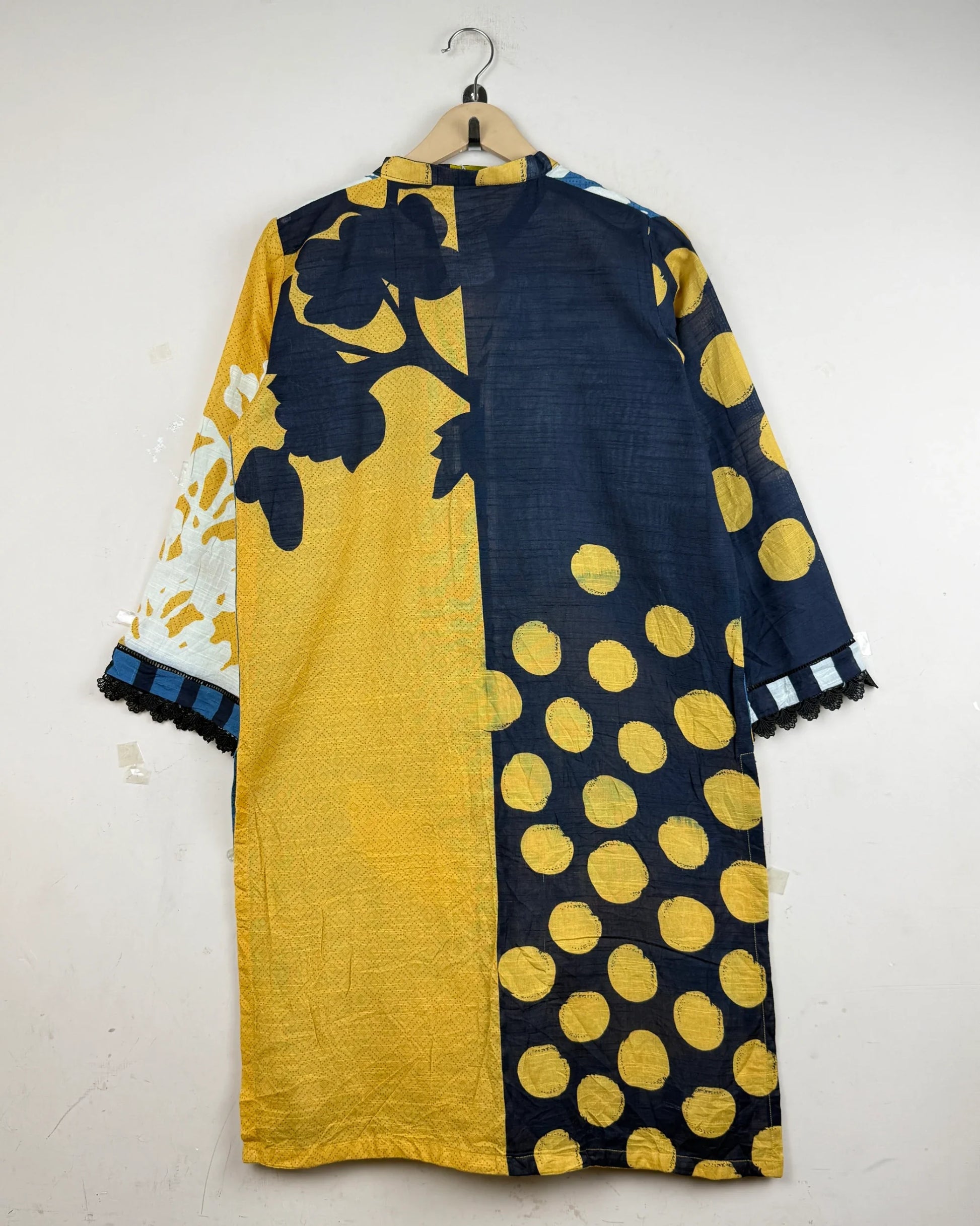 Buy BLUE & YELLOW KHADDAR Summer Kurti by KHAS PRET - Premium condition for | Preloved OTS Pakistan (SK-10)