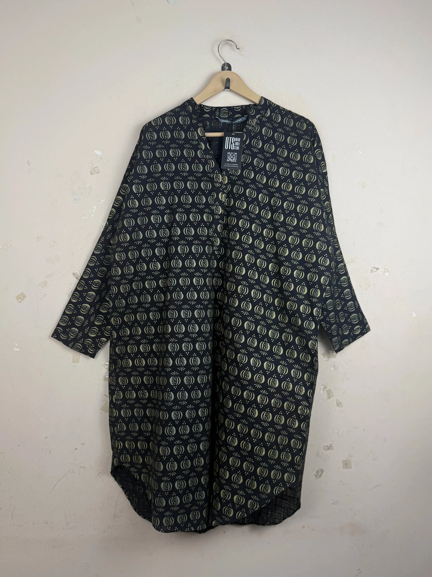Secondhand Branded Summer Kurti by GENERATION, Black LAWN fabric, Premium condition, for Womens - Online Thrift Shop Islamabad Pakistan