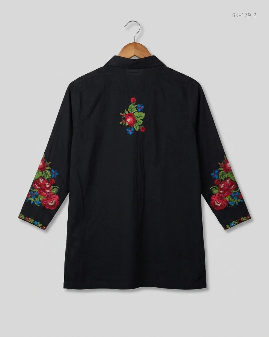 Shop Premium Condition Black Lawn Summer Kurti by SAPPHIRE for Womens at OTS - Online Thrift Store Pakistan (SK-179)