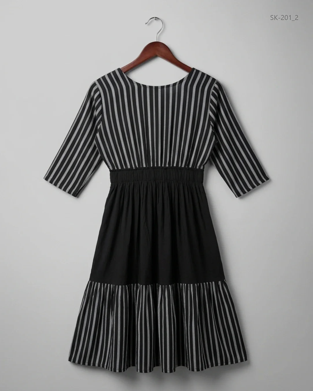 Preloved Summer Kurti by CUT LABEL in Black Cotton for Womens - Premium Condition | OTS Pakistan (SK-201)