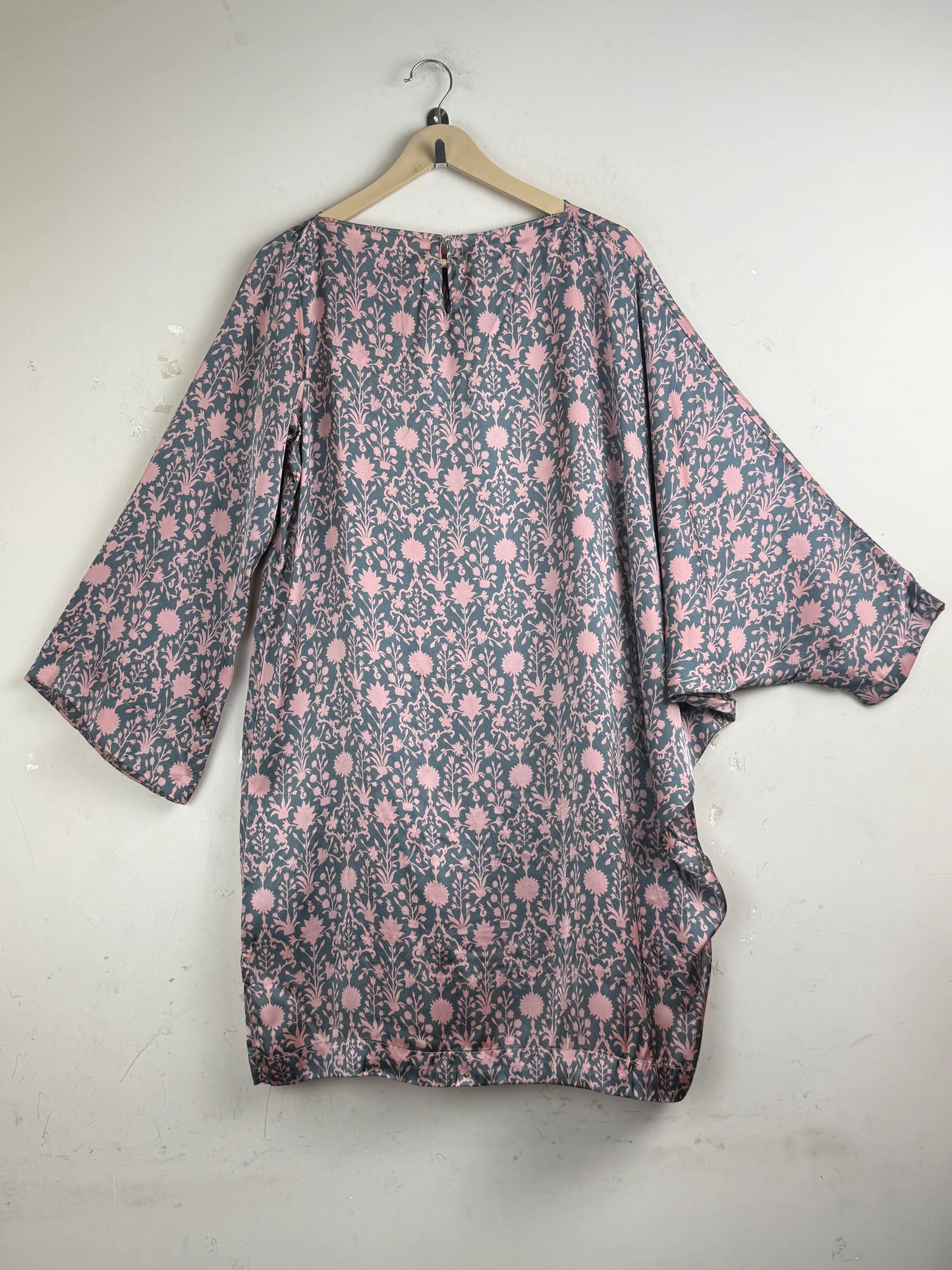 Preloved Summer Kurti by LIMELIGHT in Pink SILK for Women - Premium Condition | OTS Pakistan (SK-52)