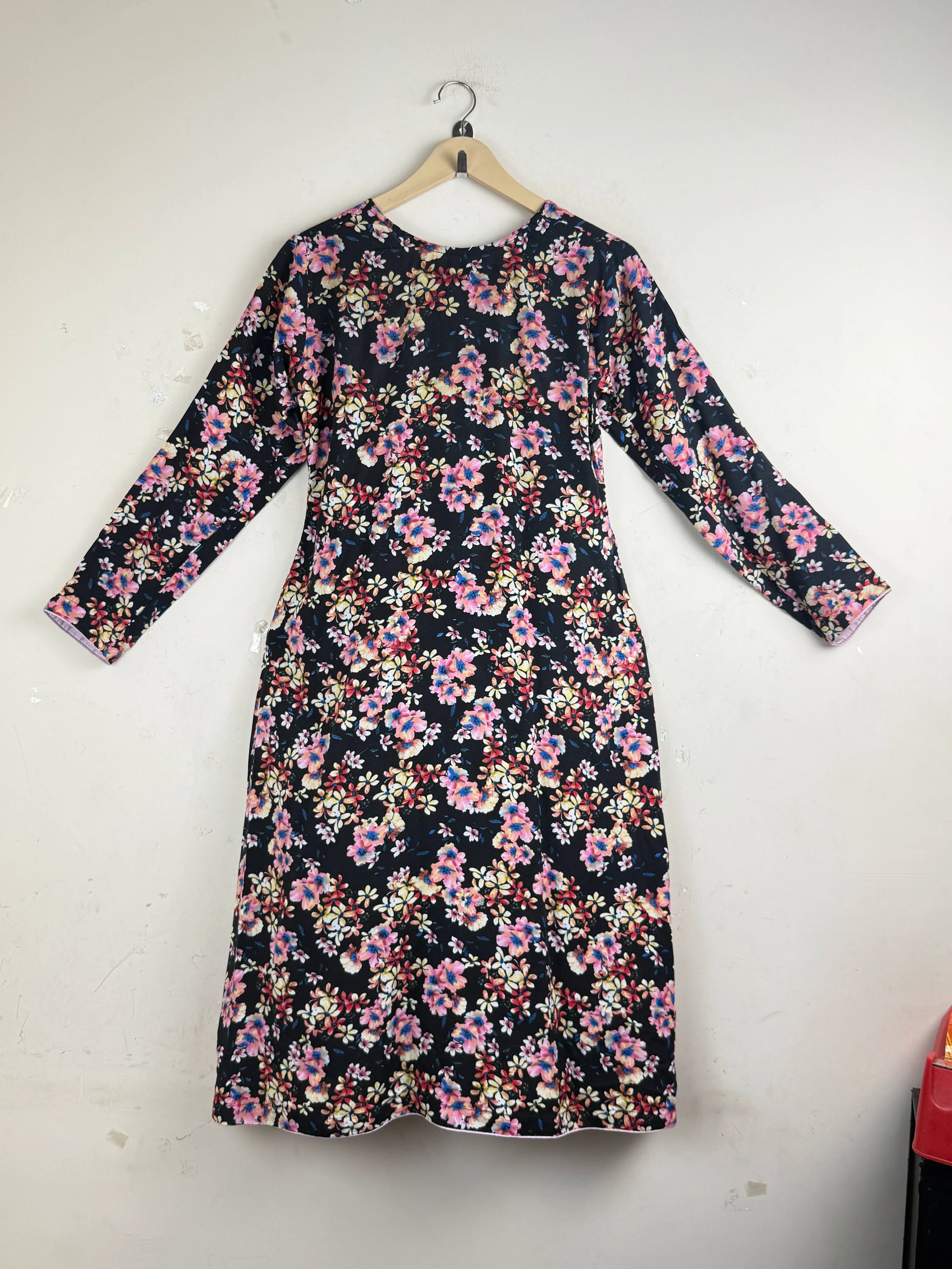 Shop Premium Condition Black Lawn Summer Kurti by Cut Label for Women at OTS - Online Thrift Store Pakistan (SK-61)