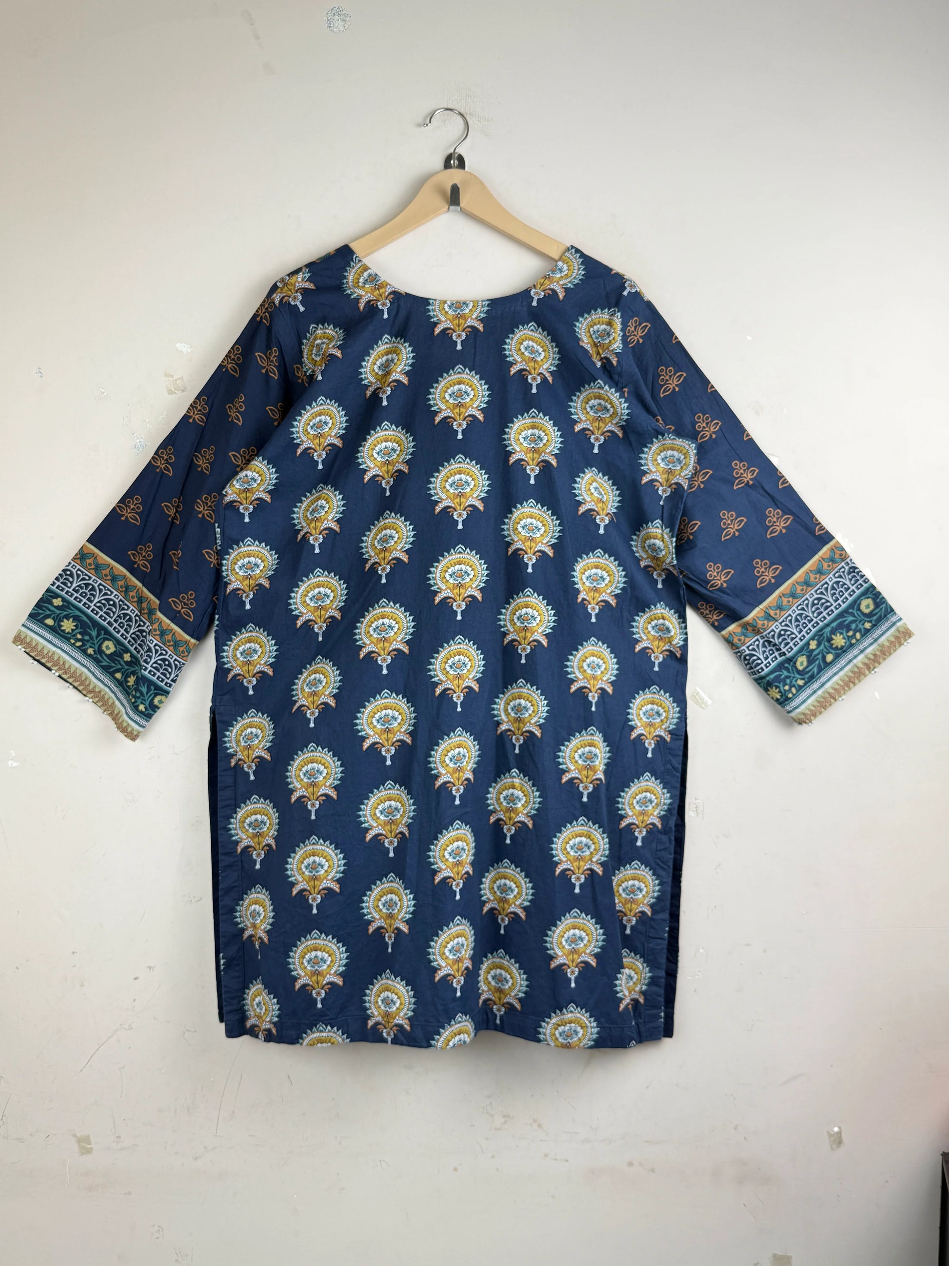Buy Blue Lawn Summer Kurti by Cut Label - Premium condition for Women | Preloved OTS Pakistan (SK-68)