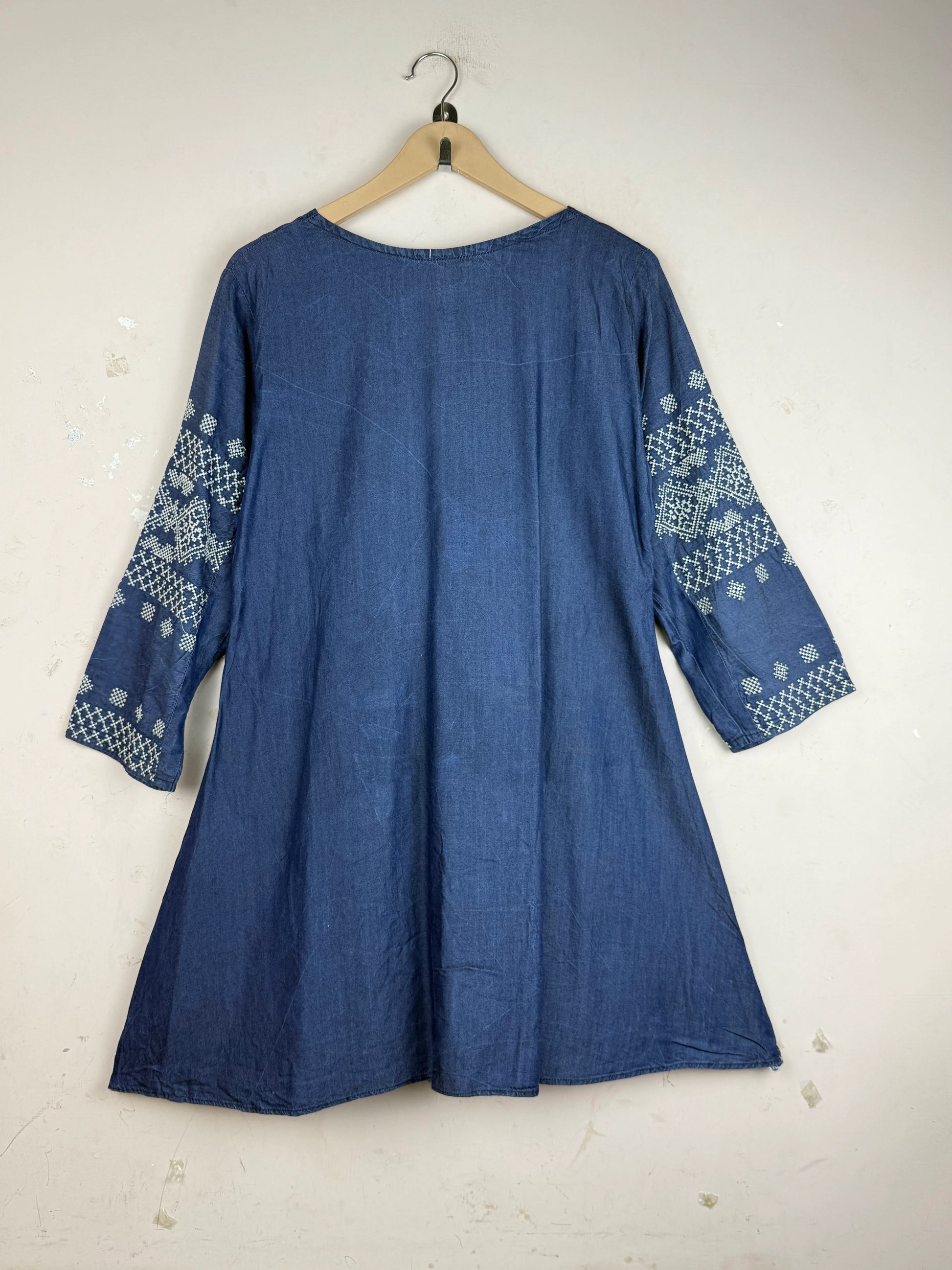 Buy Blue Cotton Summer Kurti by Cut Label - Premium condition for Women | Preloved OTS Pakistan (SK-87)