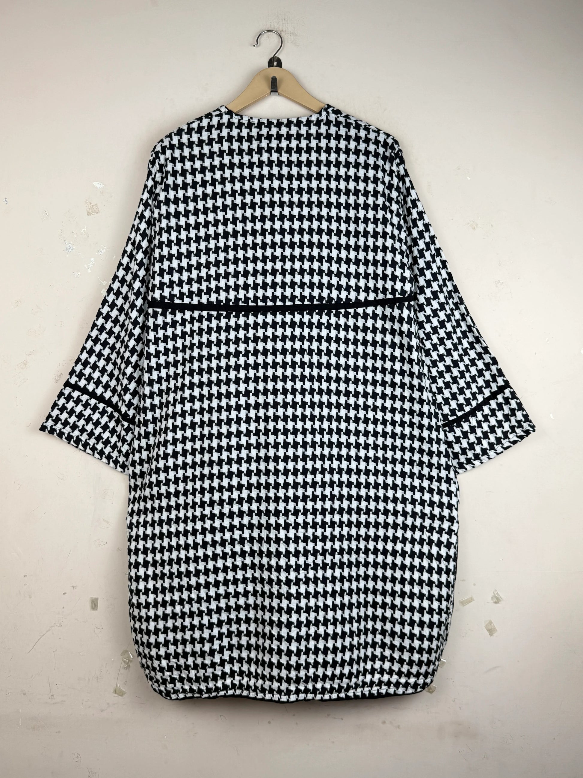 Find Premium Plus Black & White Summer Kurti by ETHNIC for Women | Shop OTS Thrift Store Pakistan (SK-90)