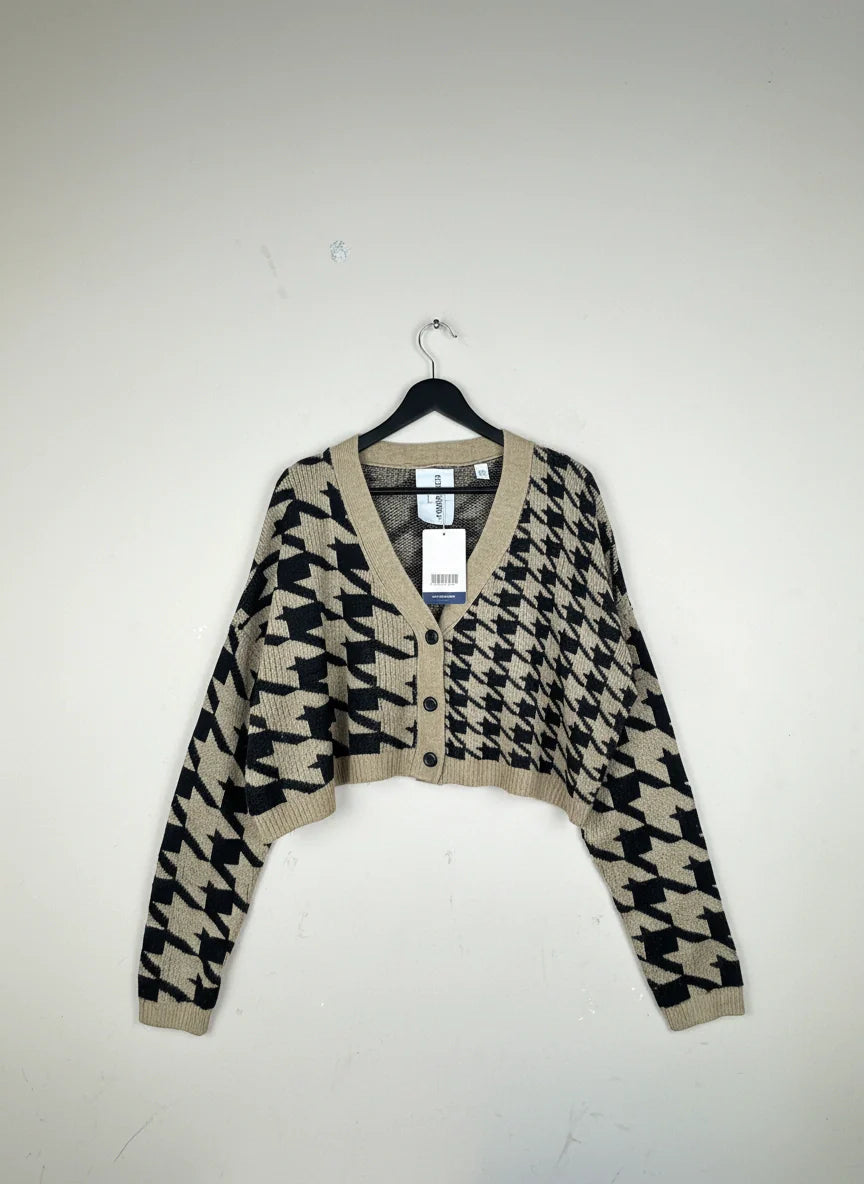 Preloved Excellent Winter Cardigans & Sweaters by Cut label, Brown Acrylic for Women - OTS Thrift Shop Islamabad Pakistan