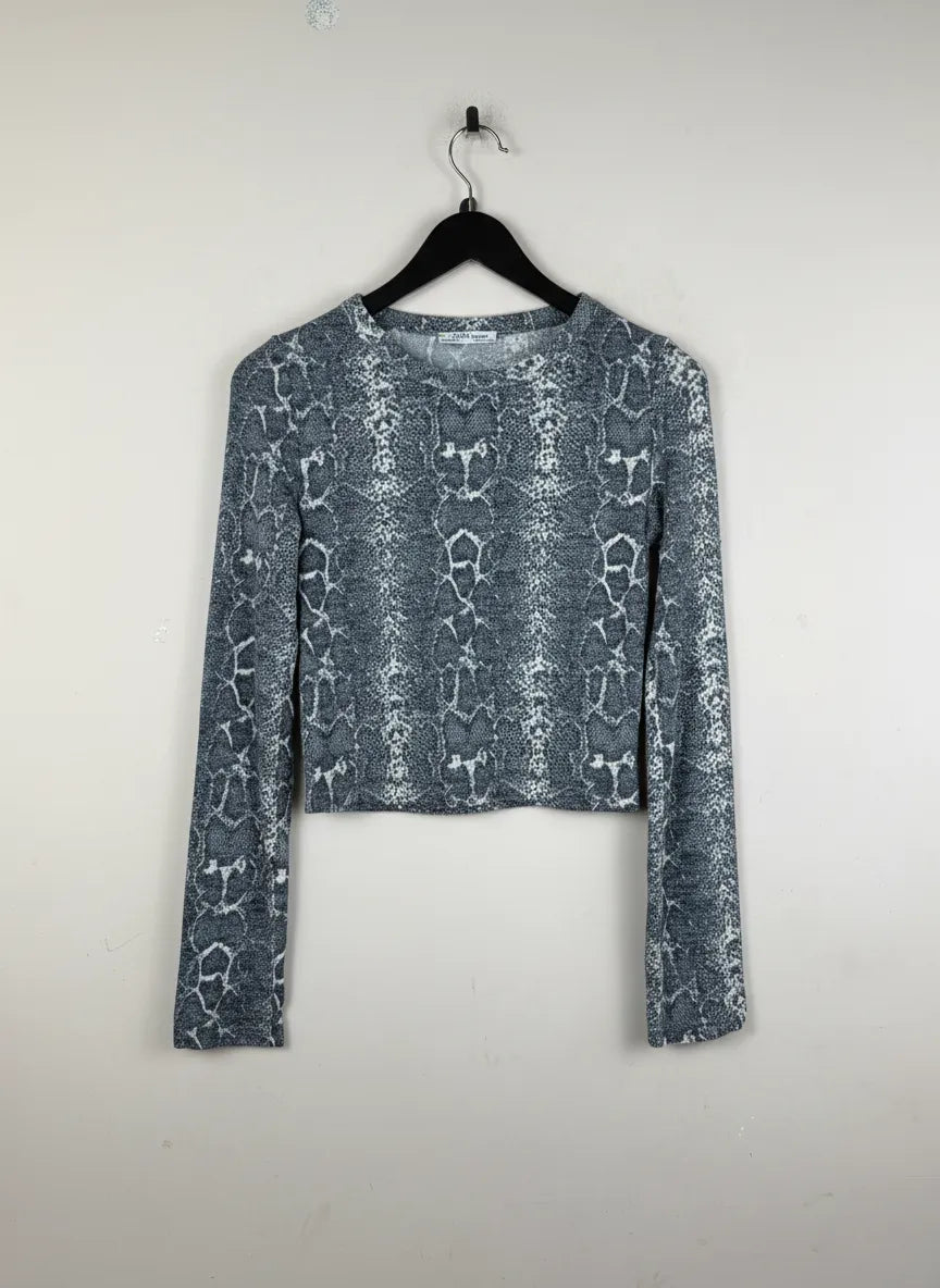 Shop Excellent Winter Crop Tops by Zara | Preloved Branded Clothes | Gray Viscose | Women | OTS Thrift Store Islamabad Pakistan