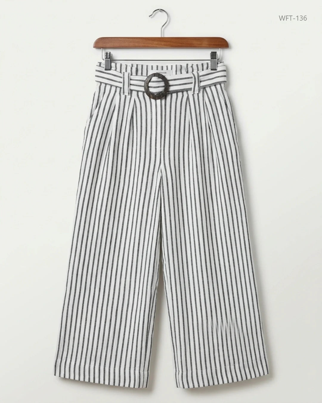 Secondhand Branded Women Flapper Trouser by New Look, White viscose fabric, Premium condition, for - Online Thrift Shop Karachi Pakistan
