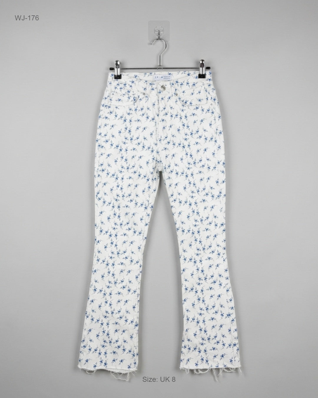 Secondhand Branded Women Jeans by Primark, white Contton fabric, Premium condition, for - Online Thrift Shop Lahore Pakistan