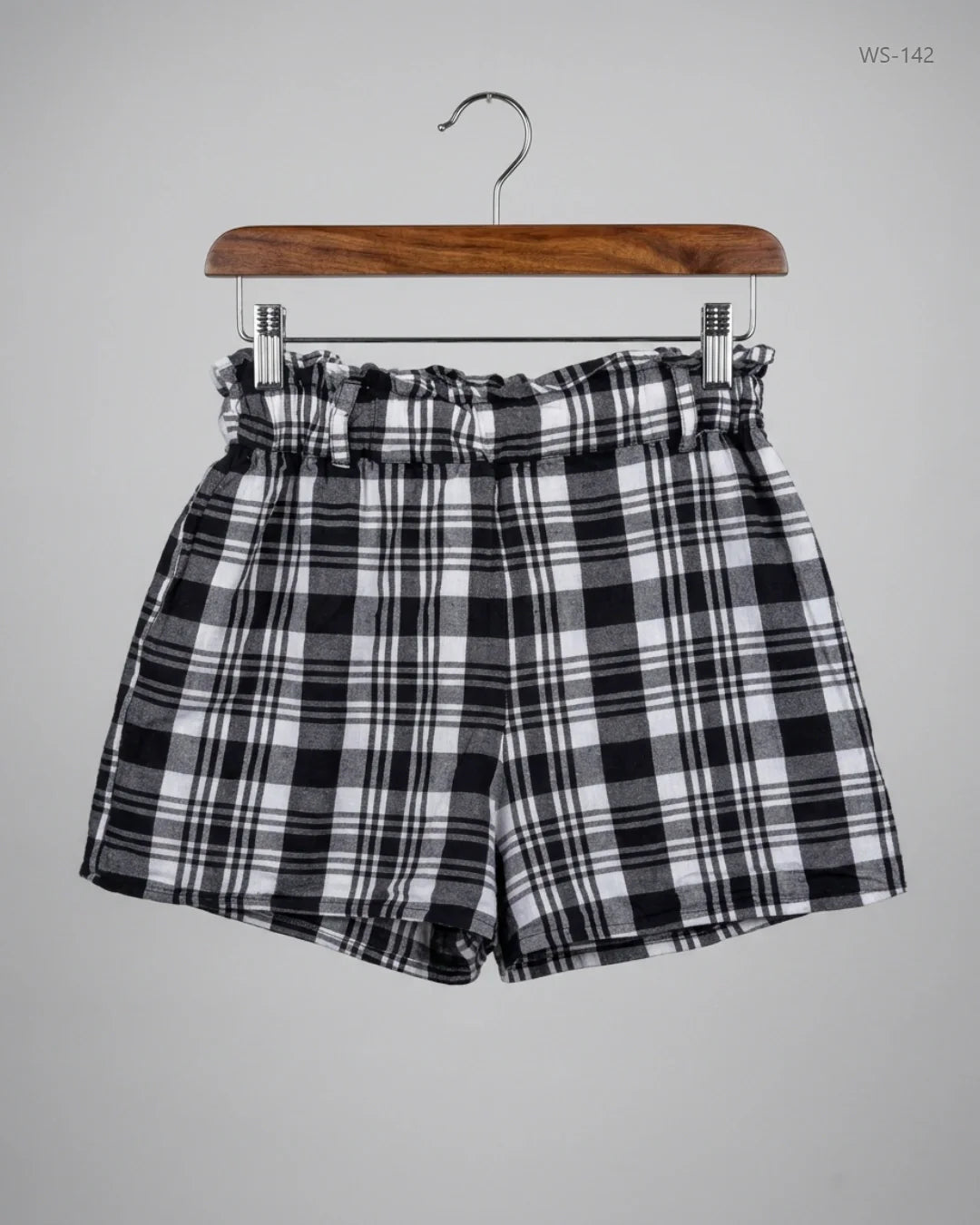Shop Premium Womens Shorts by Boohoo | Preloved Branded Clothes | Black & White Cotton | Women | OTS Thrift Store Islamabad Pakistan