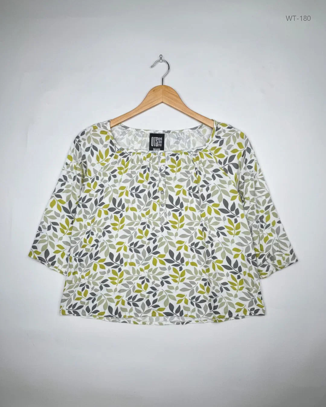 Secondhand Branded Womens Summer Tops by Klass, White Polyester fabric, Premium condition, for Women - Online Thrift Shop Islamabad Pakistan