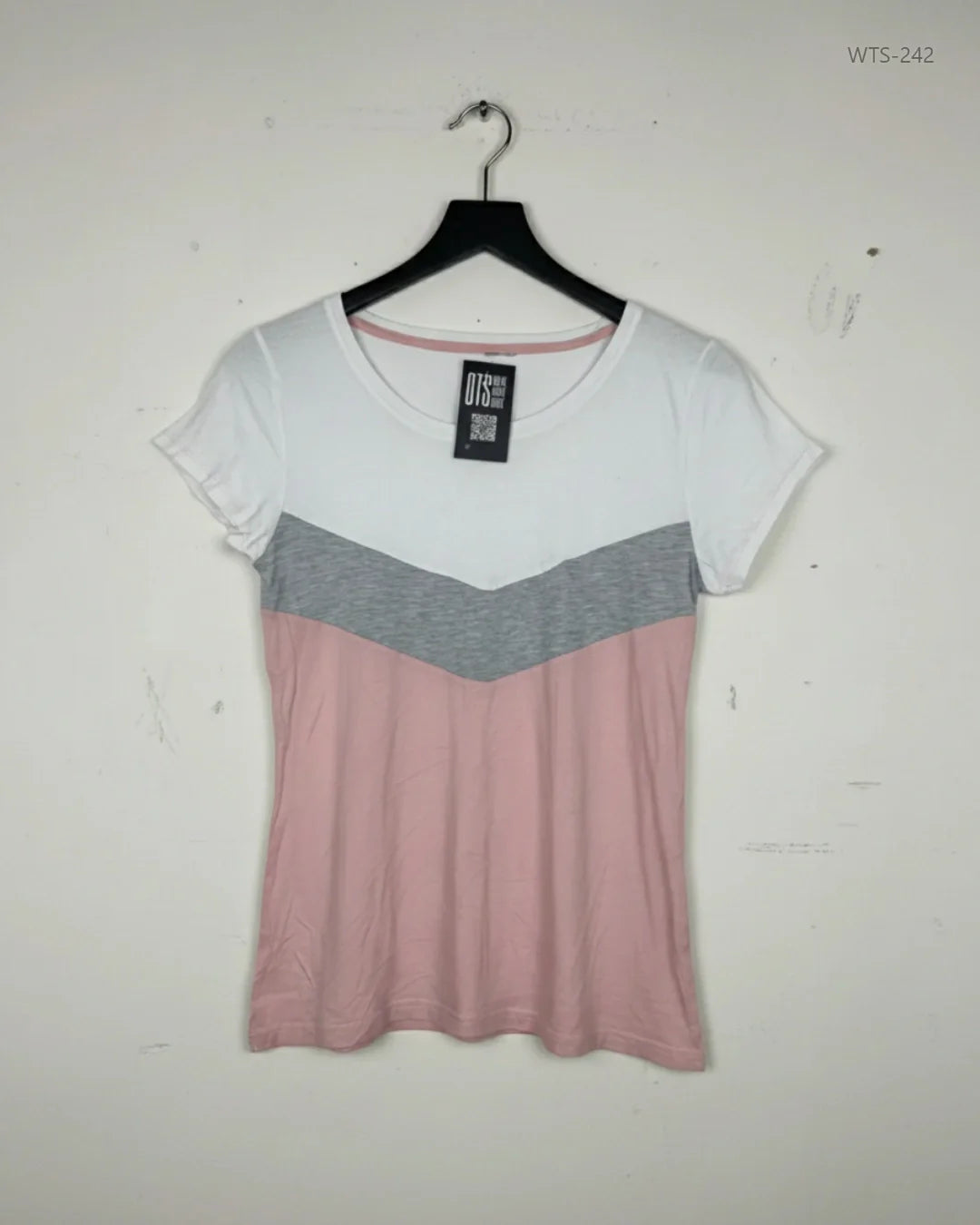 Secondhand Branded Womens Tshirts by Unknown, Multi Cotton fabric, Premium condition, for - Online Thrift Shop Peshawar Pakistan