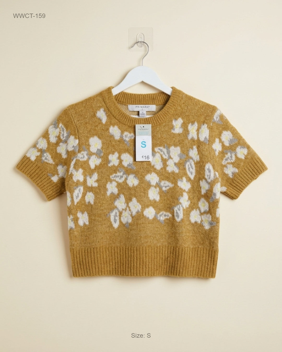 Secondhand Branded Women Winter Crop Tops by Primark, Multi Acrylic fabric, Premium Plus condition, for Women - Online Thrift Shop Lahore Pakistan