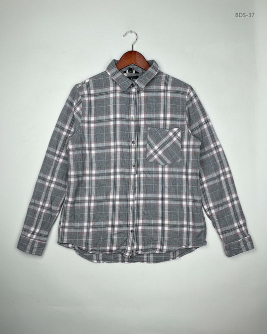 Preloved Premium Button Down Shirt by New Look, Grey Cotton for Women - OTS Thrift Shop Peshawar Pakistan