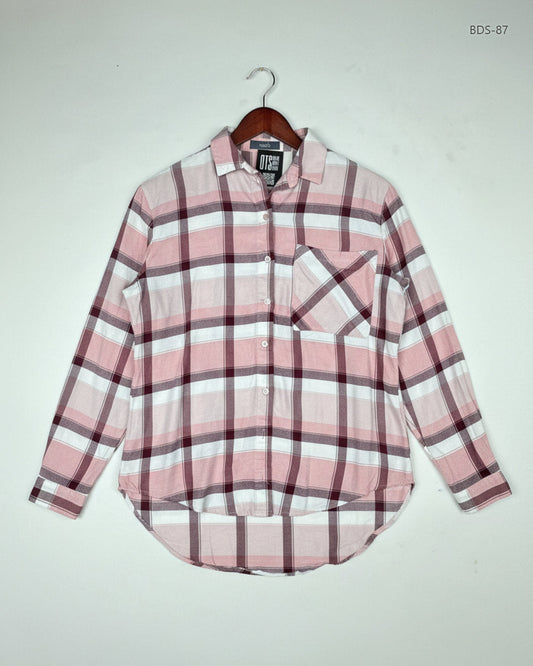 Shop Premium Button Down Shirt by studio | Preloved Branded Clothes | Pink Viscose | Women | OTS Thrift Store Peshawar Pakistan