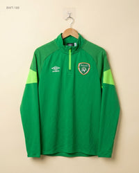 Umbro (BWT-188) Quarter-Zip Training Top