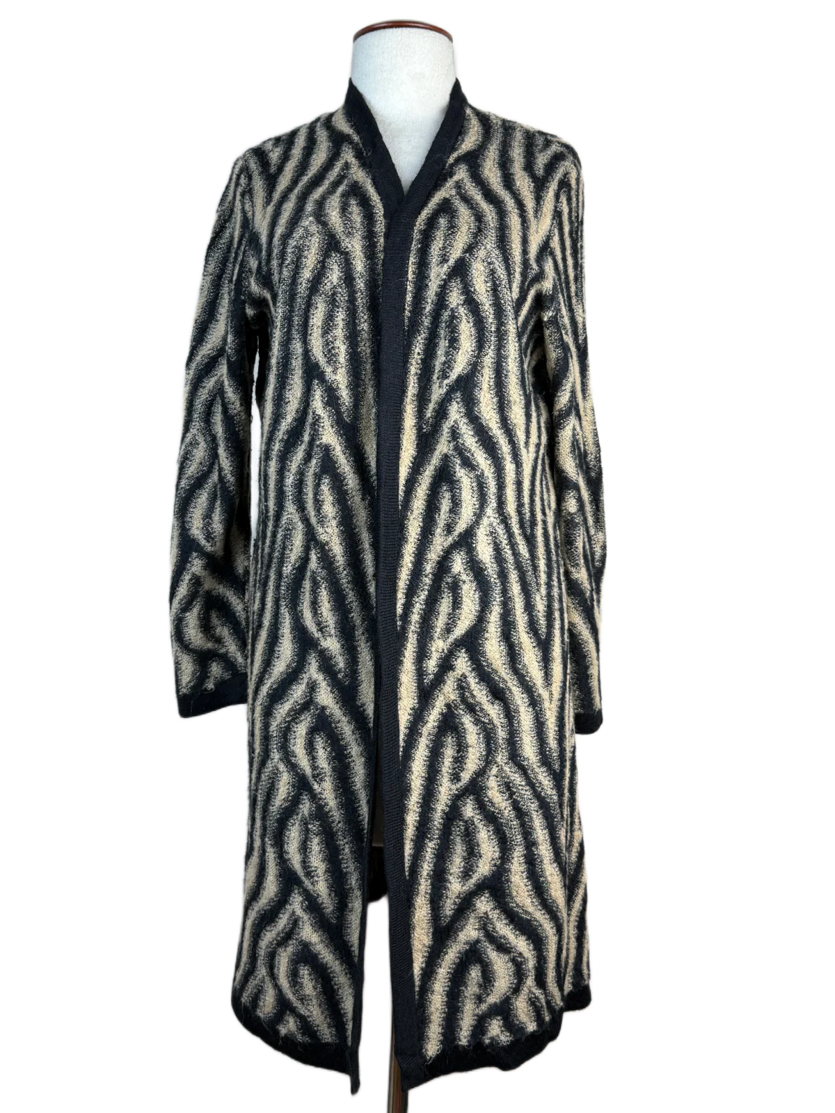 Shop Premium Winter Long Cardigans by Unknown | Preloved Branded Clothes | Multi Acrylic | Women | OTS Thrift Store Lahore Pakistan