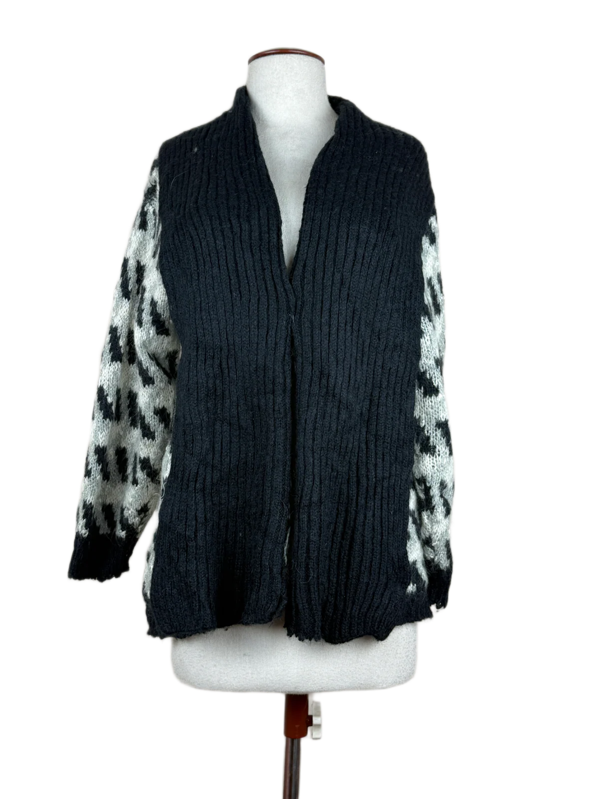 Black & White Winter Long Cardigan by Amy Su Kung (LC-47)