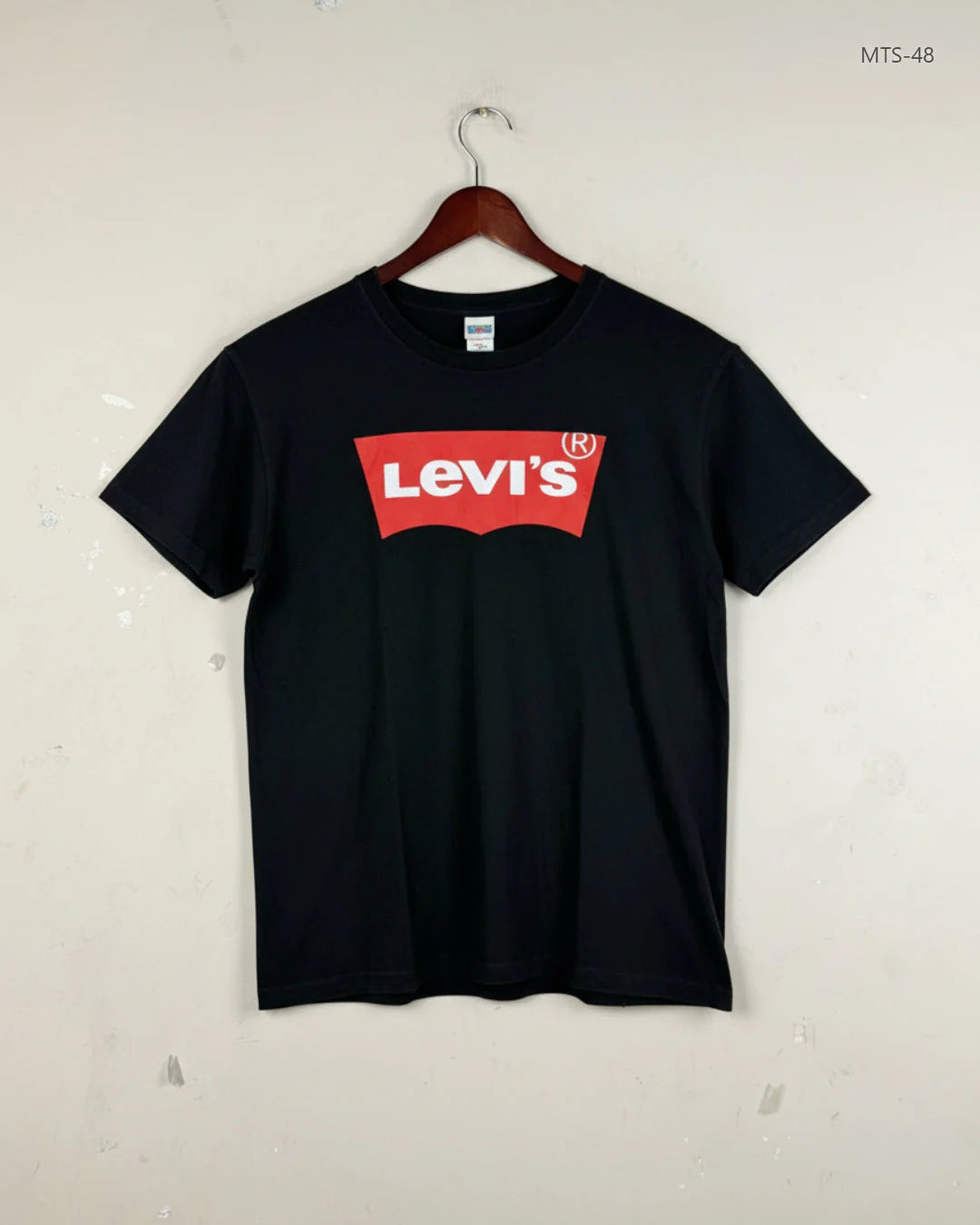 Secondhand Branded Mens Tshirts by Levis, Black Cotton fabric, Excellent condition, for Men's - Online Thrift Shop Karachi Pakistan