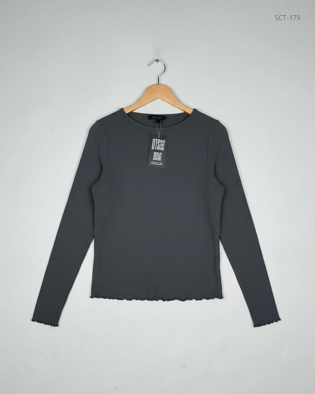 Secondhand Branded Summer Crop Tops by New Look, Grey Cotton fabric, Premium condition, for Womens - Online Thrift Shop Islamabad Pakistan