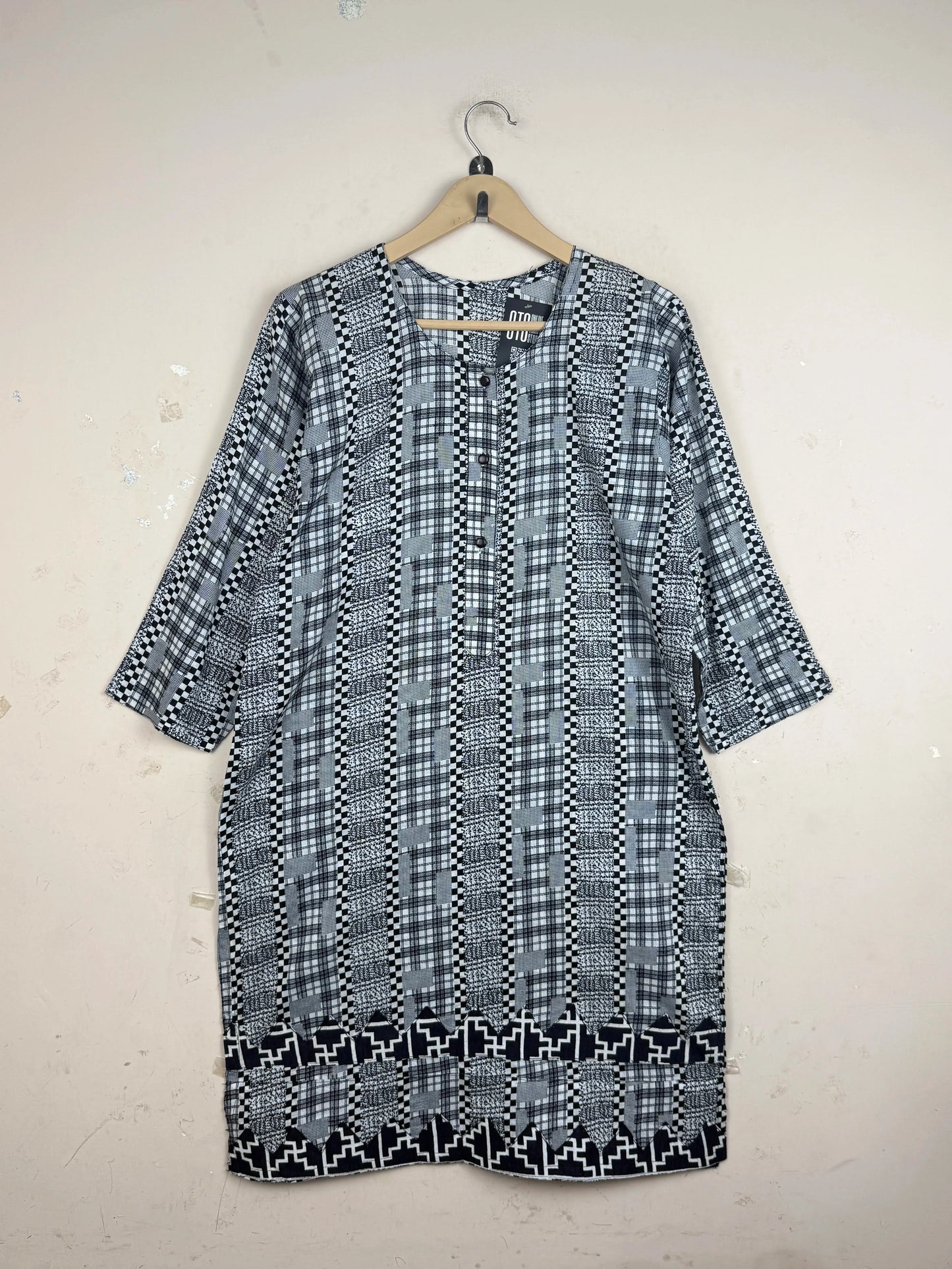 Premium Condition Summer Kurti | Preloved CUT LABEL | Black & White Lawn | Thrift Shop for Womens Peshawar Pakistan | OTS