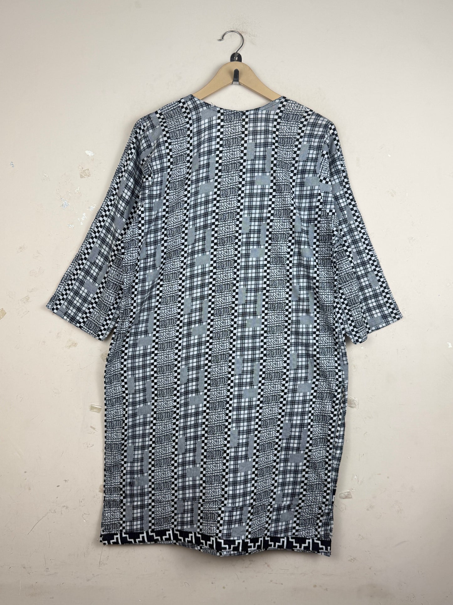 Buy Premium Summer Kurti in Black & White Lawn by CUT LABEL for Womens | OTS Thrift Store Pakistan