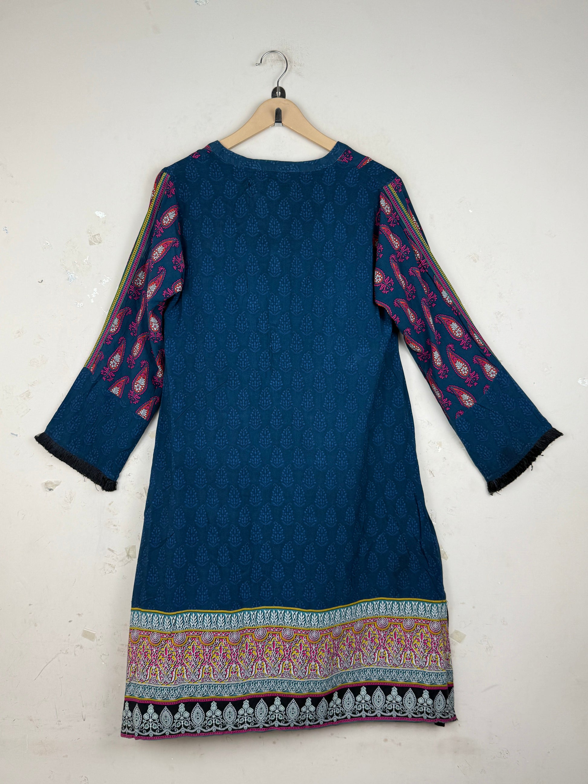 Shop Good Condition Green LAWN Summer Kurti by LIME LIGHT for Womens at OTS - Online Thrift Store Pakistan (SK-144)