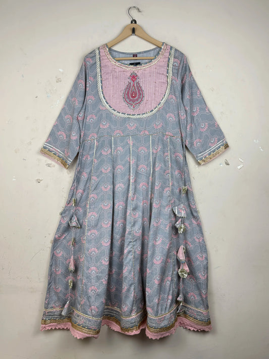 Secondhand Branded Summer Kurti by Unknown, Gray LAWN fabric, Premium condition, for Womens - Online Thrift Shop Karachi Pakistan