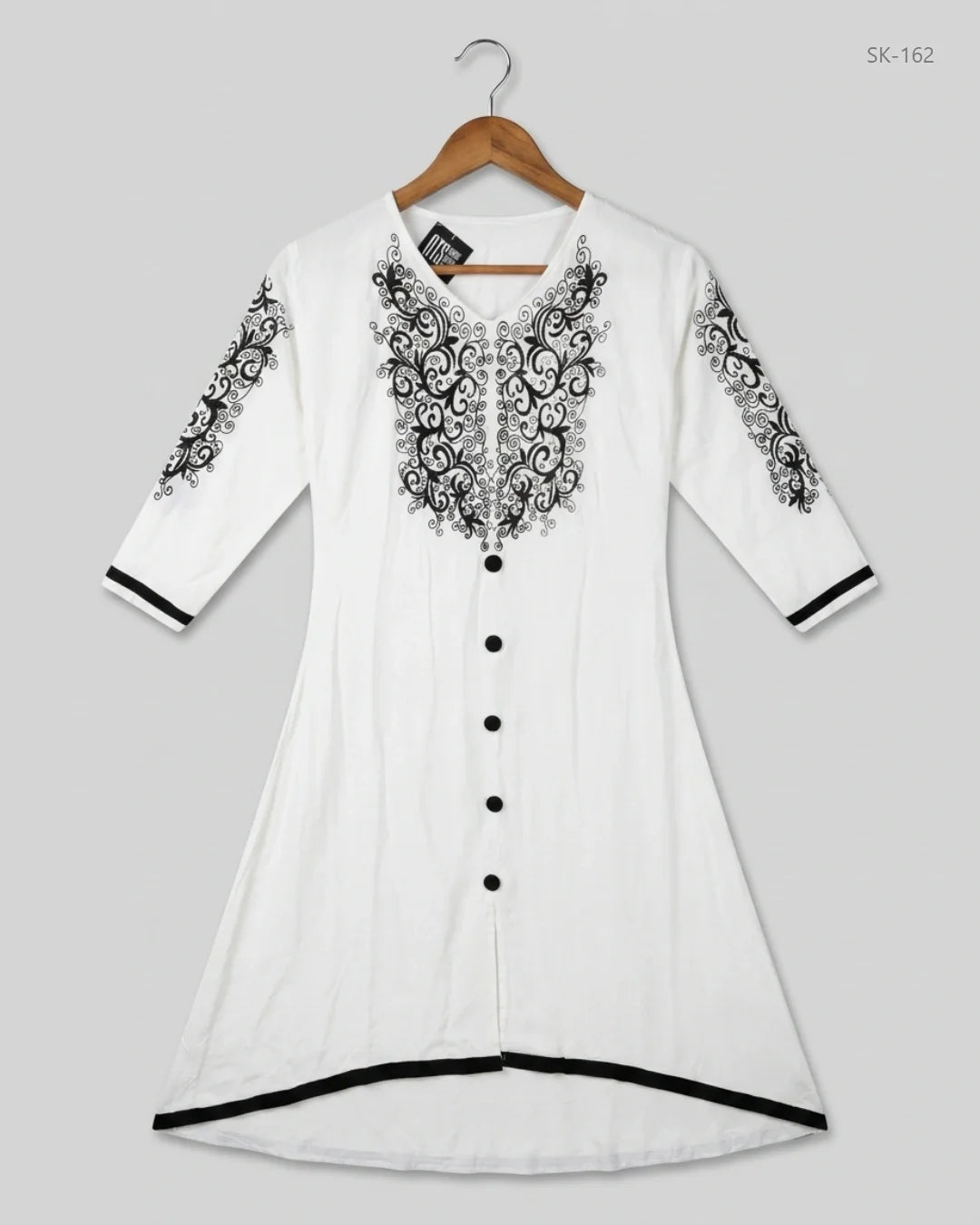 Shop Excellent Summer Kurti by CUT LABEL | Preloved Branded Clothes | Black & White Lawn | Womens | OTS Thrift Store Peshawar Pakistan