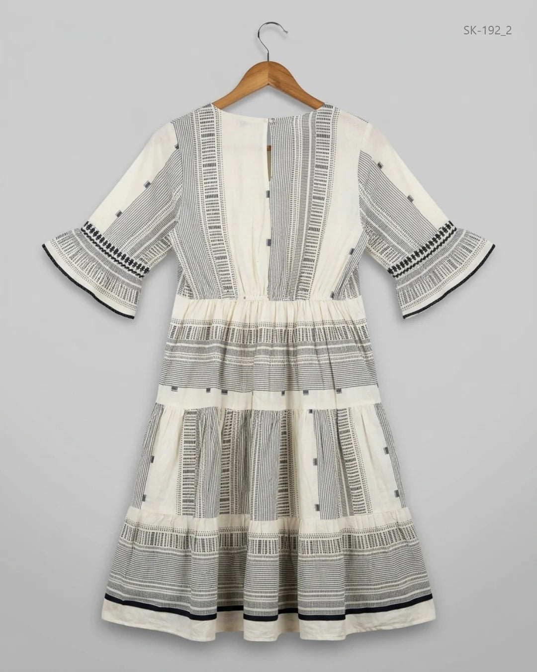 Shop Premium Condition Black & White Khadar Summer Kurti by F&F for Womens at OTS - Online Thrift Store Pakistan (SK-192)