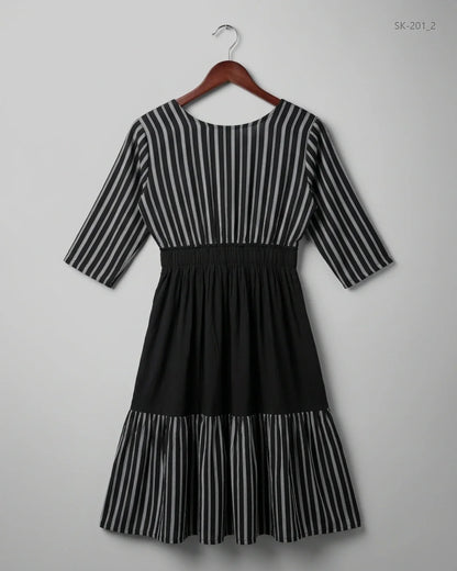 Preloved Summer Kurti by CUT LABEL in Black Cotton for Womens - Premium Condition | OTS Pakistan (SK-201)