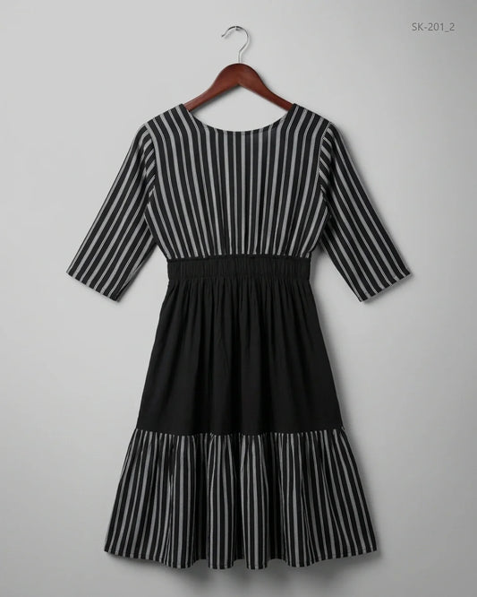 Preloved Summer Kurti by CUT LABEL in Black Cotton for Womens - Premium Condition | OTS Pakistan (SK-201)