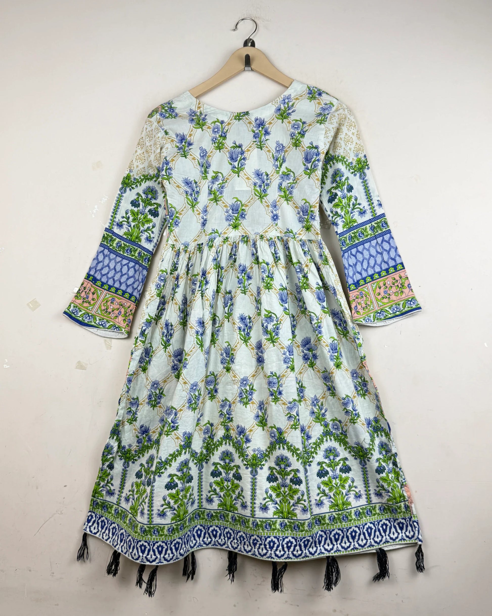 Preloved Summer Kurti by Posh in Beige Lawn for - Premium Condition | OTS Pakistan (SK-23)