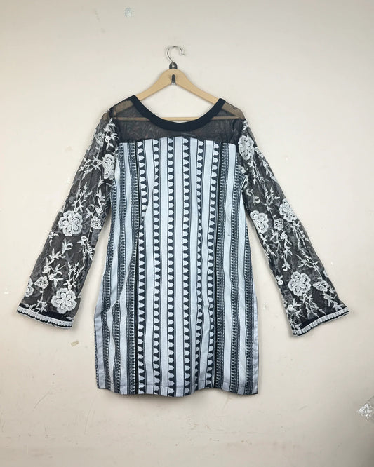 Buy Black & White LAWN Summer Kurti by Cut Label - Good condition for | Preloved OTS Pakistan (SK-33)