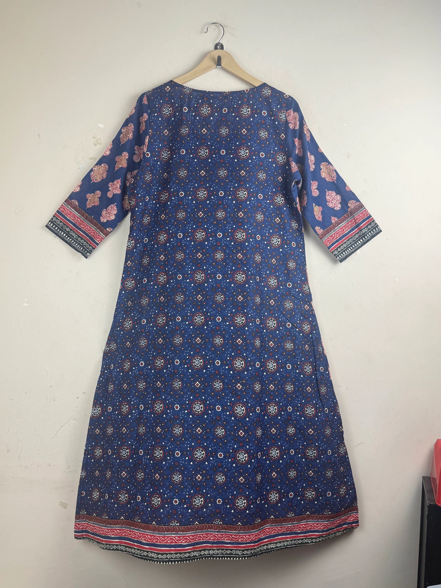 Shop Premium Condition Blue Lawn Summer Kurti by Melange for Women at OTS - Online Thrift Store Pakistan (SK-54)
