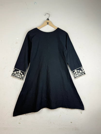 Preloved Summer Kurti by Dars fabricon in Black khaddar for Women - Excellent Condition | OTS Pakistan (SK-86)