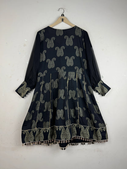 Shop Excellent Condition Black LAWN Summer Kurti by Sofia khas for Women at OTS - Online Thrift Store Pakistan (SK-91)