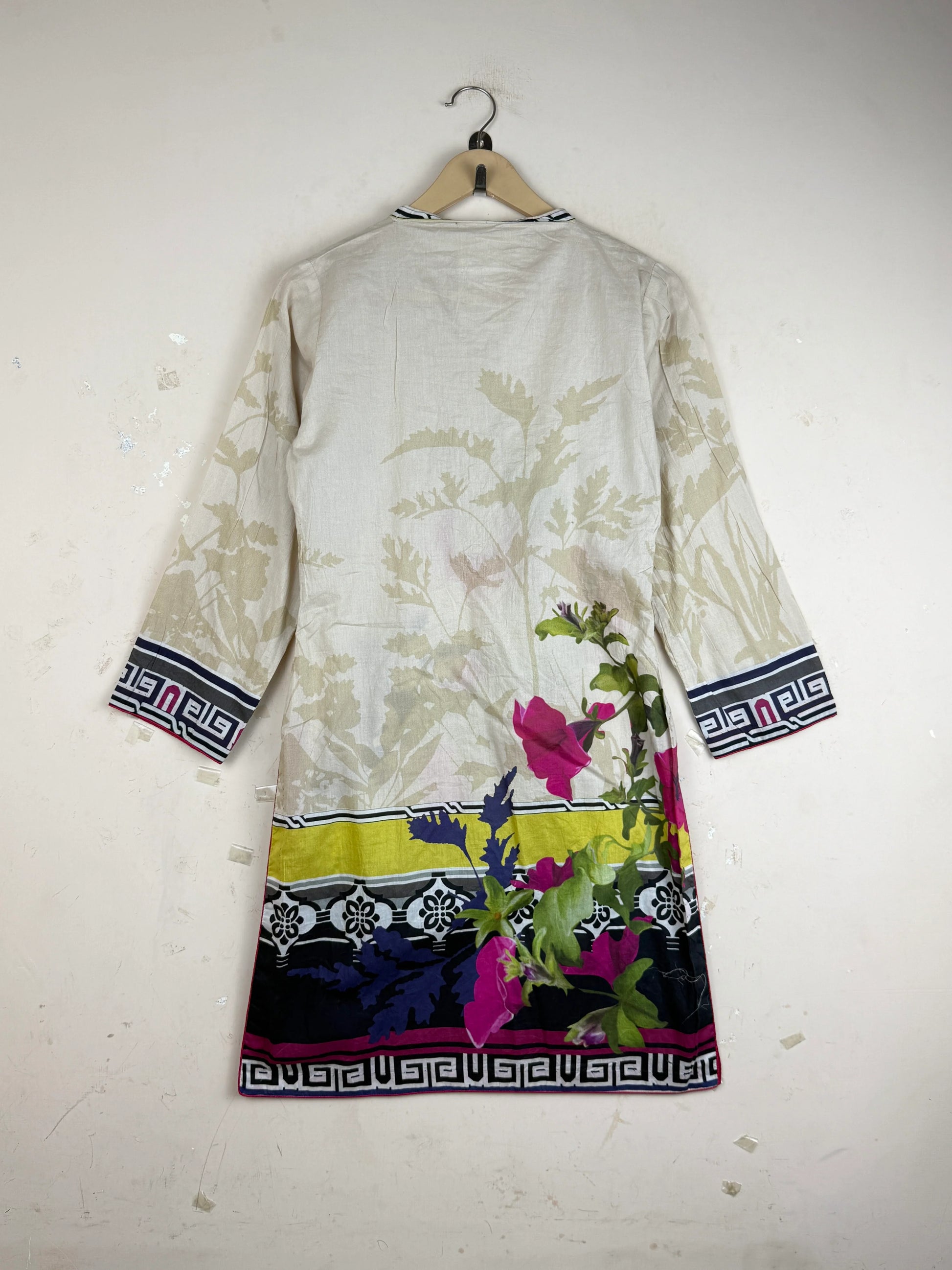 Buy Beige Lawn Summer Kurti by Cut Label - Premium condition for Women | Preloved OTS Pakistan (SK-97)