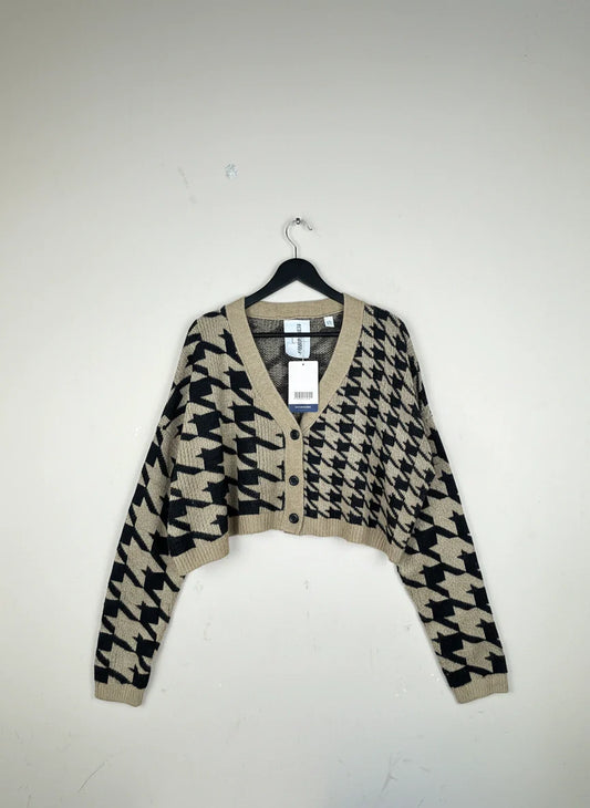 Preloved Excellent Winter Cardigans & Sweaters by Cut label, Brown Acrylic for Women - OTS Thrift Shop Islamabad Pakistan