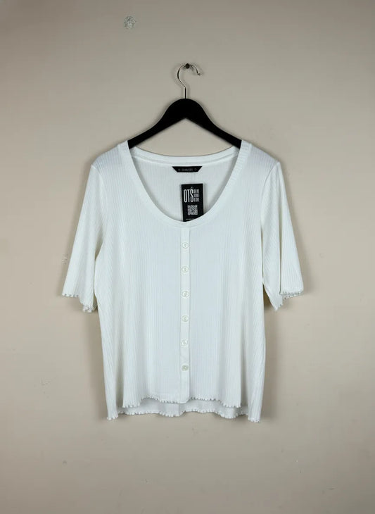 Secondhand Branded Winter Crop Tops by Dunnes, White Polyester fabric, Premium condition, for Women - Online Thrift Shop Islamabad Pakistan