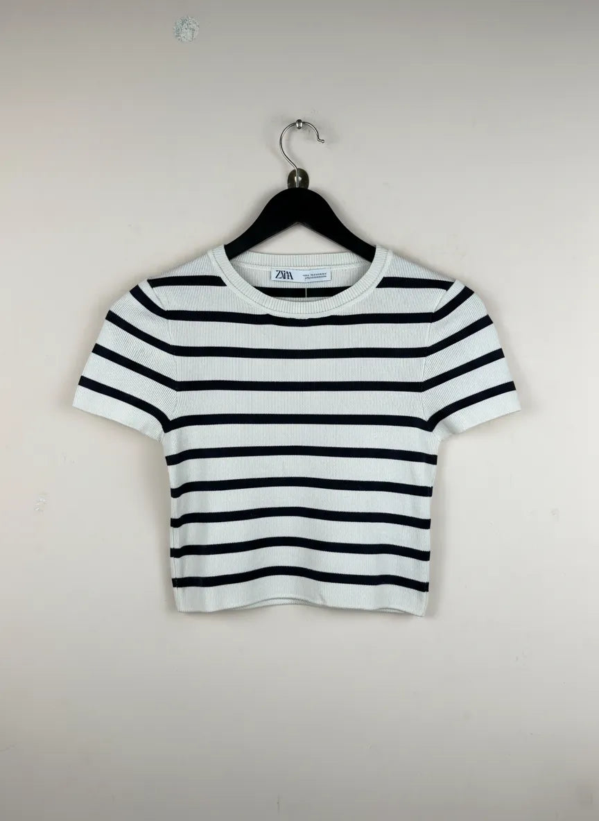 Preloved Premium Winter Crop Tops by Zara, Black & White Viscose for Women - OTS Thrift Shop Karachi Pakistan