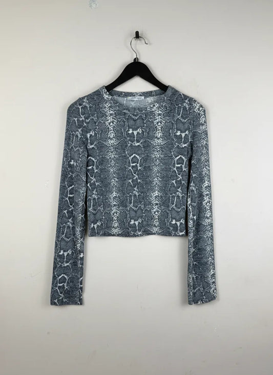Shop Excellent Winter Crop Tops by Zara | Preloved Branded Clothes | Gray Viscose | Women | OTS Thrift Store Islamabad Pakistan